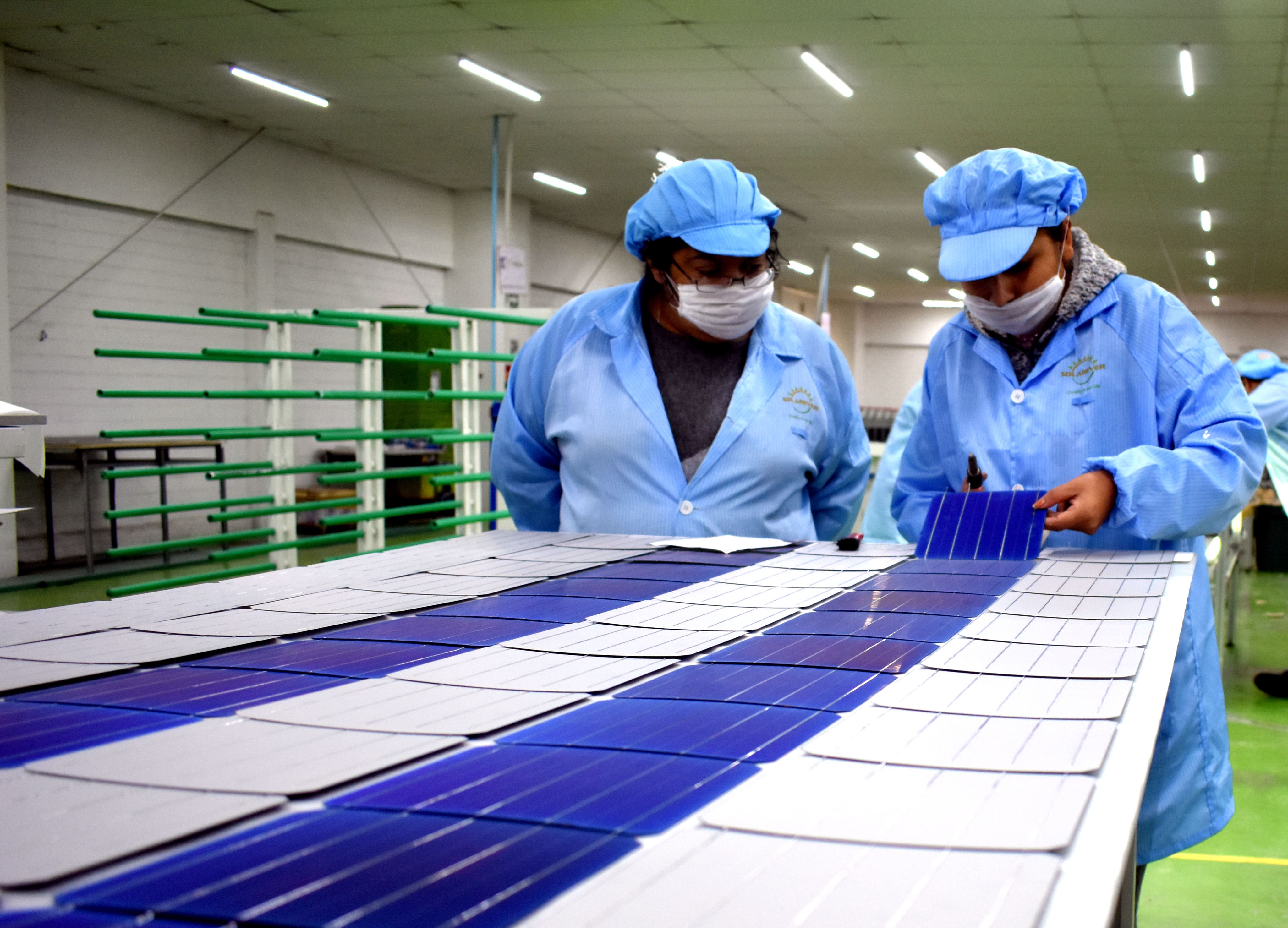 Solarever inaugurates the largest solar panel plant in the country; had an investment of 20 million dollars